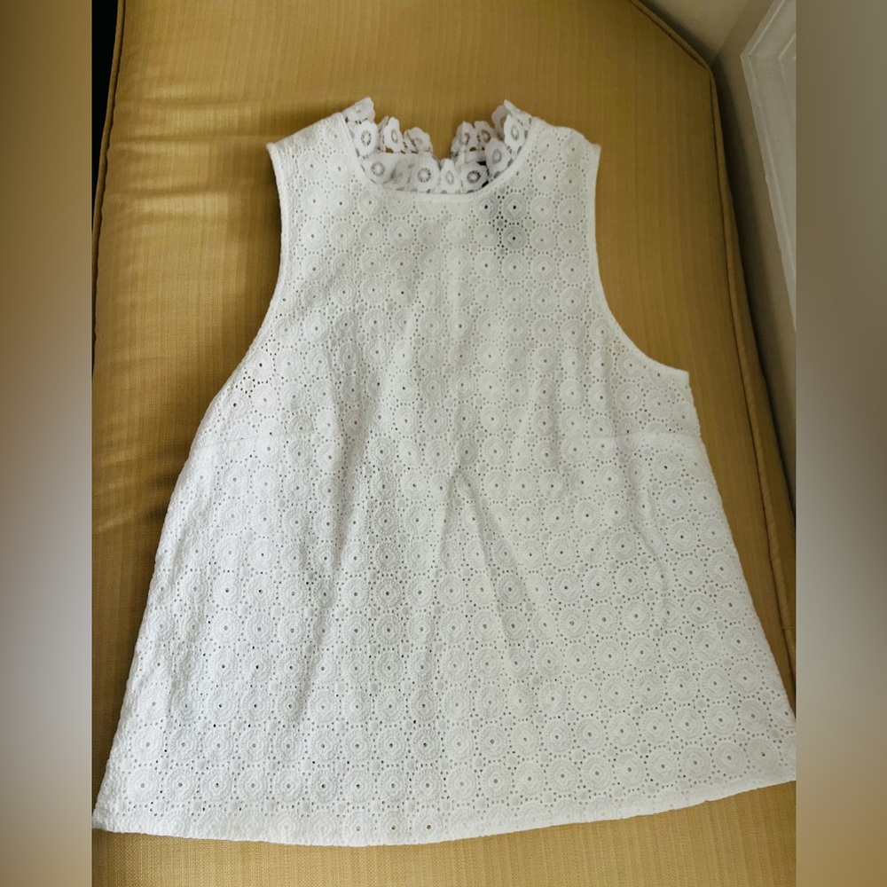 White lace floral embroidered sleeveless blouse by Kensie XS